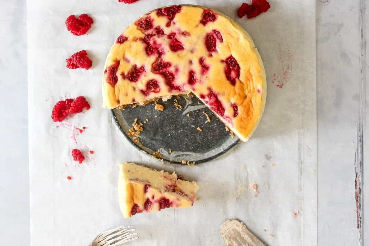 Cinnamon Butter Mochi Cake with Raspberries - Shikha la mode