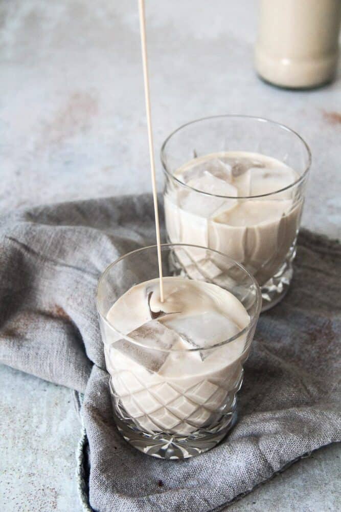 Homemade Irish Cream - roamingtaste.com