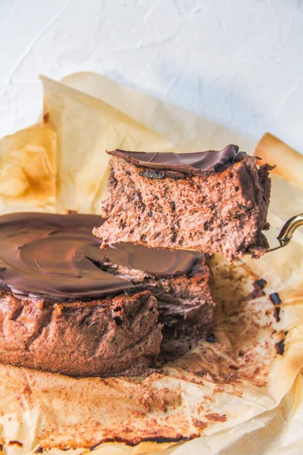 Chocolate Basque Cheesecake - roamingtaste.com