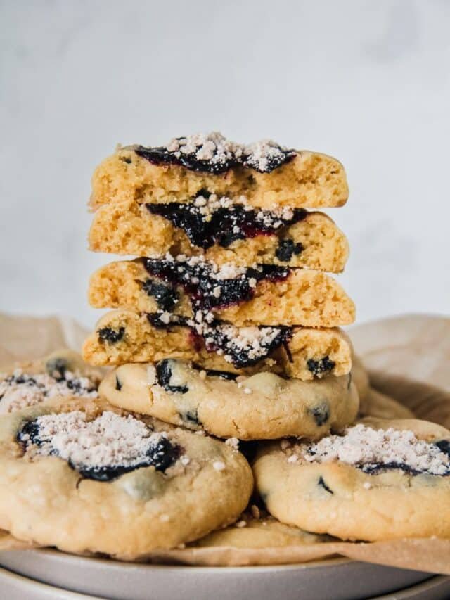 Blueberry Muffin Cookies - roamingtaste.com