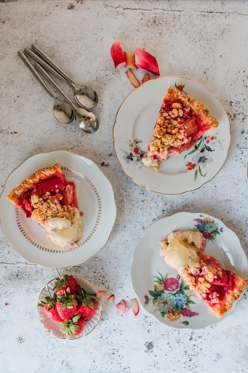 strawberry rhubarb pie with oatmeal crumble topping