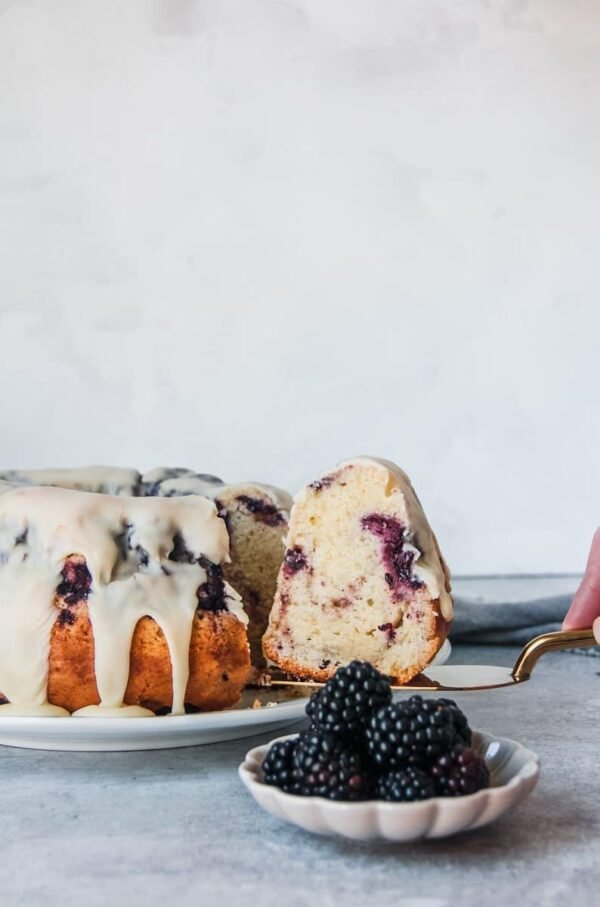 White Chocolate Blackberry Cake - roamingtaste.com